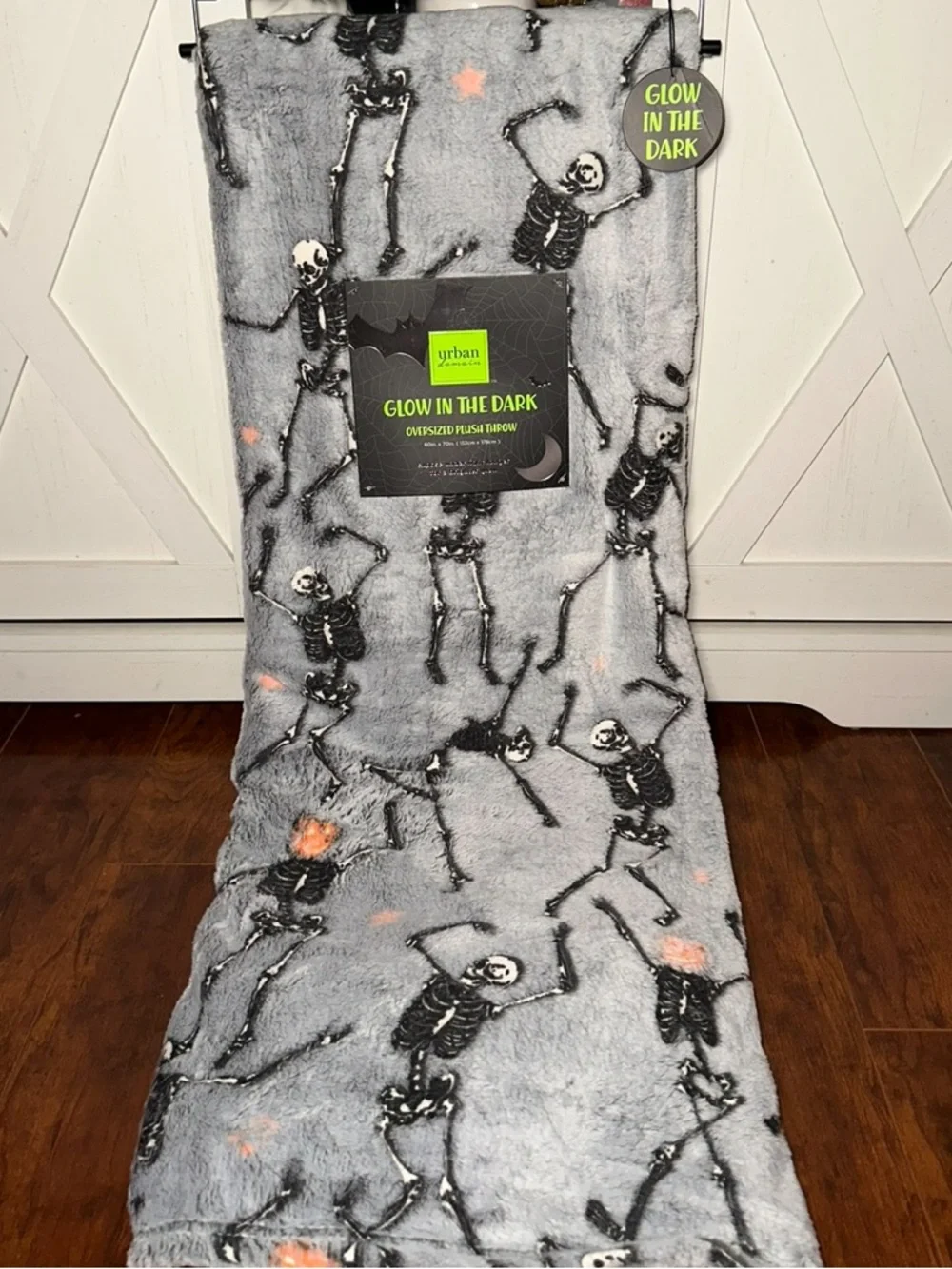 Glow in the Dark Dancing Skeleton Oversized Plush Throw Blanket